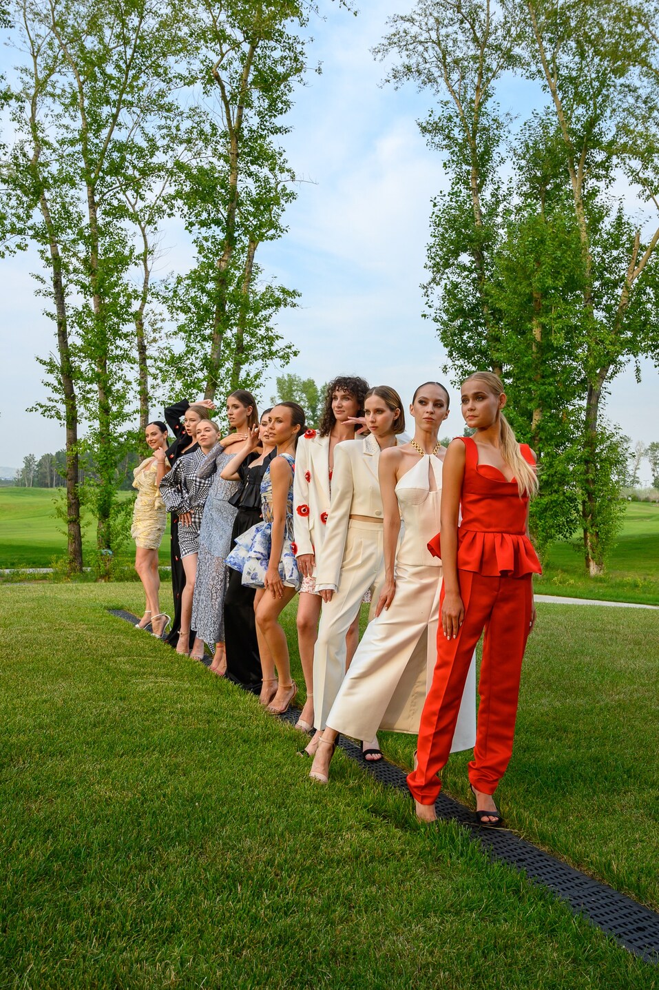 Высокая мода на зеленых полях: рассказываем о fashion-показе на Бизнес!AIR 13 Высокая мода на зеленых полях: рассказываем о fashion-показе на Бизнес!AIR 13