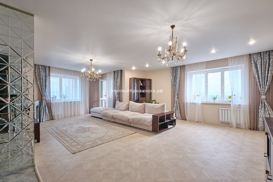 Стеклянные стены и Взлетка в панораме: квартиру с 6-ю комнатами продают за 31+ млн 1 Стеклянные стены и Взлетка в панораме: квартиру с 6-ю комнатами продают за 31+ млн 1