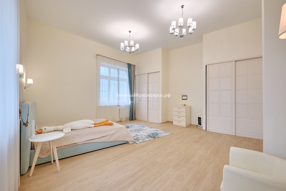 Стеклянные стены и Взлетка в панораме: квартиру с 6-ю комнатами продают за 31+ млн 3 Стеклянные стены и Взлетка в панораме: квартиру с 6-ю комнатами продают за 31+ млн 3