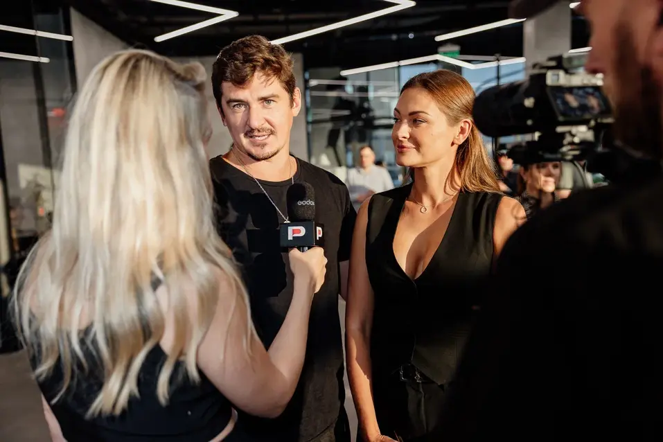 В премиальном авто-холле «Репутация» открыли галерею автомобильного искусства 5 В премиальном авто-холле «Репутация» открыли галерею автомобильного искусства 5