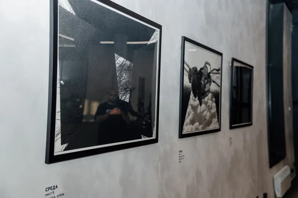 В премиальном авто-холле «Репутация» открыли галерею автомобильного искусства 3 В премиальном авто-холле «Репутация» открыли галерею автомобильного искусства 3