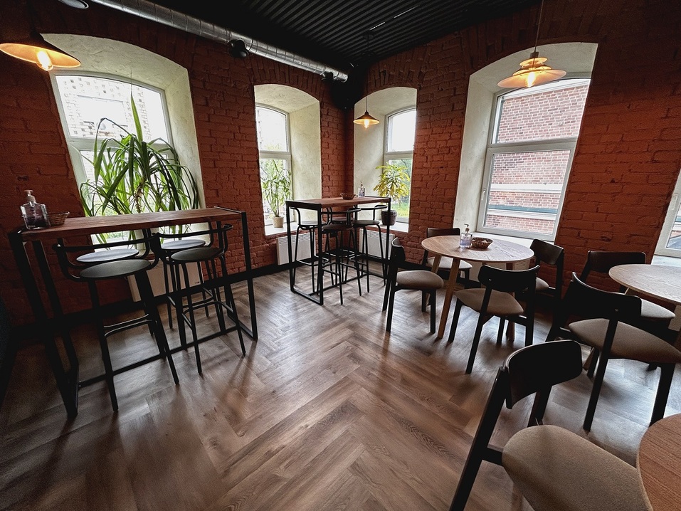 «Два в одном бокале»: в Красноярске продают два бара за 9 млн рублей
1 «Два в одном бокале»: в Красноярске продают два бара за 9 млн рублей
1