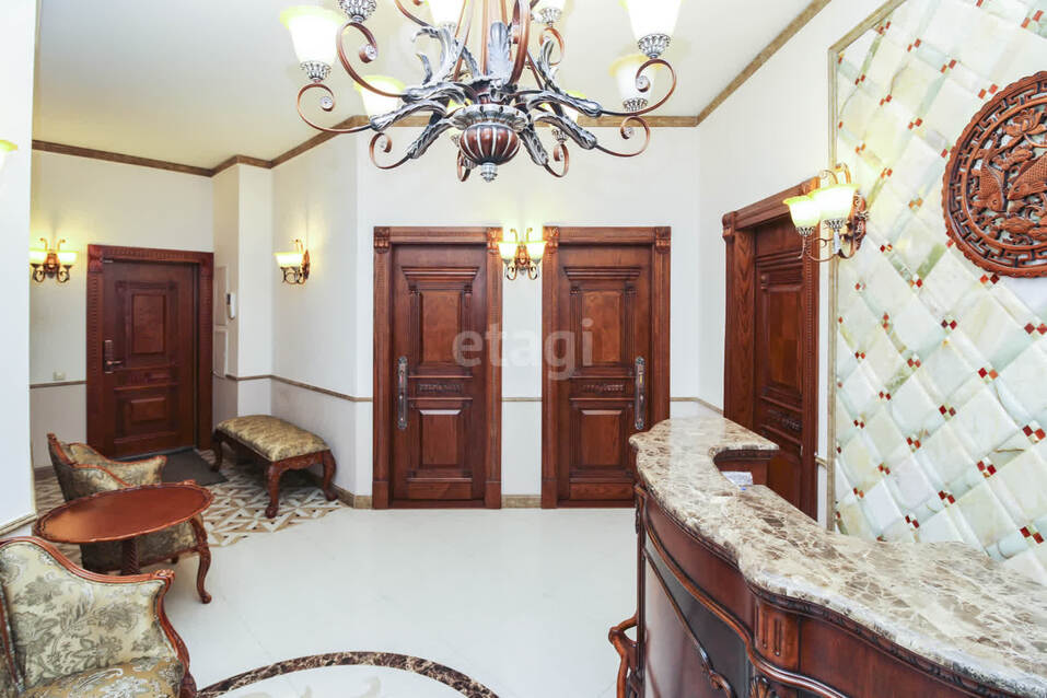 В Тюмени за 150 млн рублей продают офис в квартире с золотым унитазом 3 В Тюмени за 150 млн рублей продают офис в квартире с золотым унитазом 3