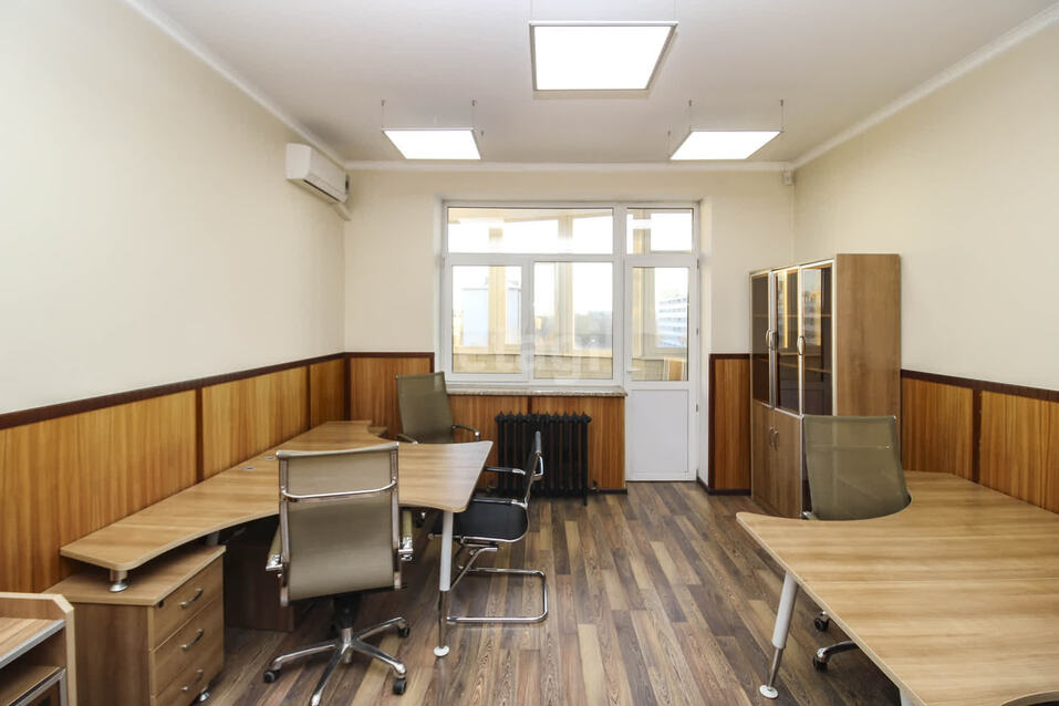 В Тюмени за 150 млн рублей продают офис в квартире с золотым унитазом 7 В Тюмени за 150 млн рублей продают офис в квартире с золотым унитазом 7