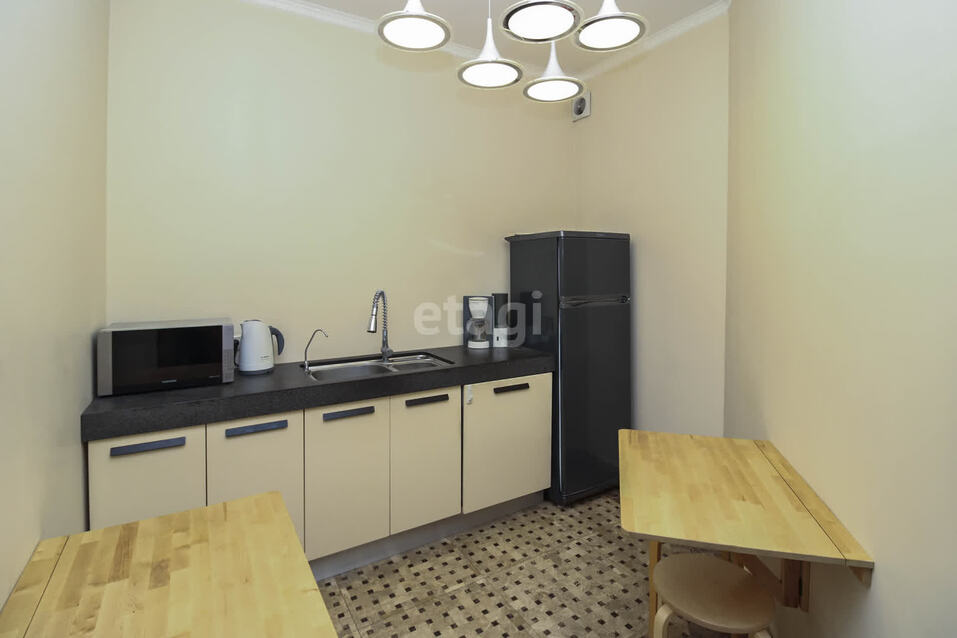 В Тюмени за 150 млн рублей продают офис в квартире с золотым унитазом 8 В Тюмени за 150 млн рублей продают офис в квартире с золотым унитазом 8