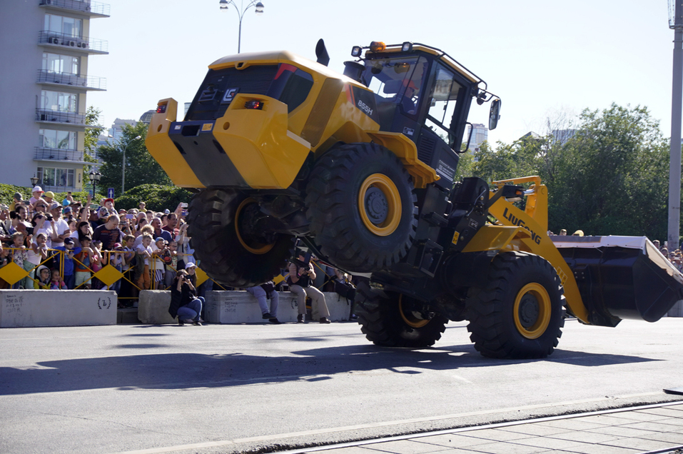Екатеринбург всем городом отпраздновал День строителя-2024 / ФОТОРЕПОРТАЖ 11 Екатеринбург всем городом отпраздновал День строителя-2024 / ФОТОРЕПОРТАЖ 11