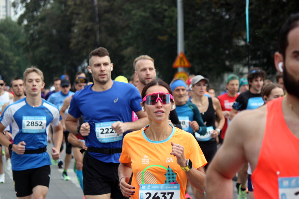 На старт пробега «Европа-Азия» в Екатеринбурге вышли бегуны из 352 городов / ФОТОРЕПОРТАЖ 3 На старт пробега «Европа-Азия» в Екатеринбурге вышли бегуны из 352 городов / ФОТОРЕПОРТАЖ 3
