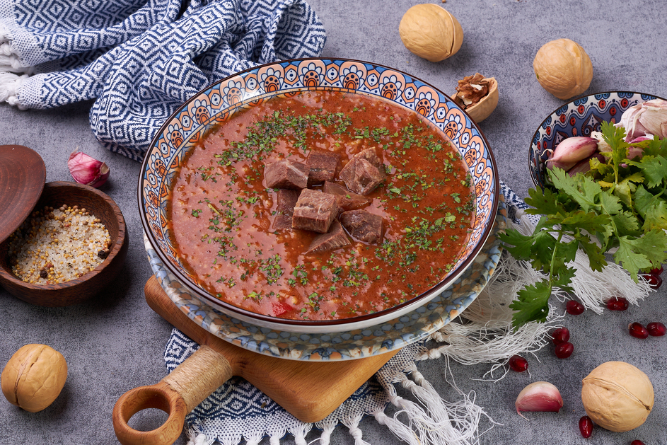 Цезаридзе, харчо, кутабы, долма. Сокровища восточной кухни в ресторанах «Своя Компания»
8 Цезаридзе, харчо, кутабы, долма. Сокровища восточной кухни в ресторанах «Своя Компания»
8