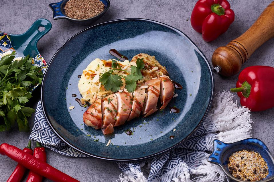 Цезаридзе, харчо, кутабы, долма. Сокровища восточной кухни в ресторанах «Своя Компания»
10 Цезаридзе, харчо, кутабы, долма. Сокровища восточной кухни в ресторанах «Своя Компания»
10