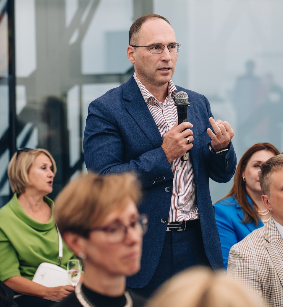 В Нижнем Новгороде прошел арт-вечер «Ярмарка и предпринимательство»
6 В Нижнем Новгороде прошел арт-вечер «Ярмарка и предпринимательство»
6