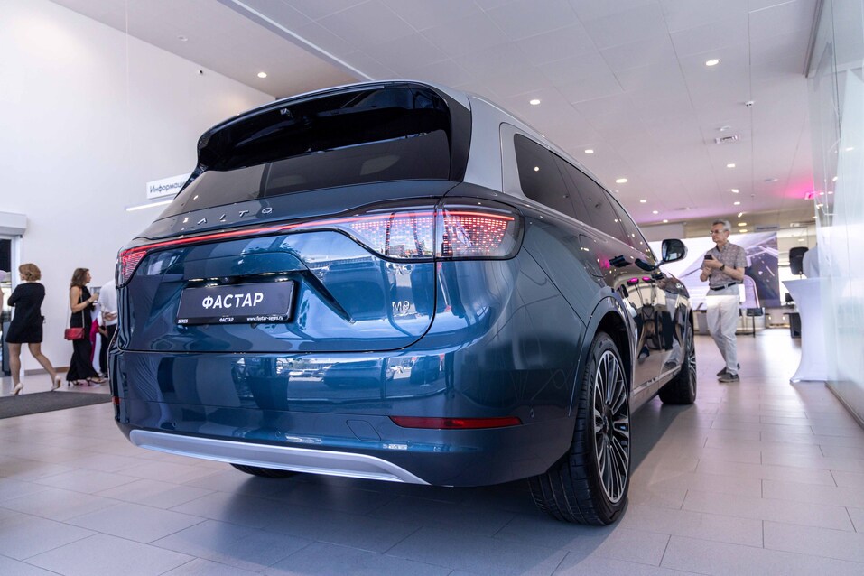 Новосибирску презентовали премиальный автомобильный бренд SERES AITO 7 Новосибирску презентовали премиальный автомобильный бренд SERES AITO 7