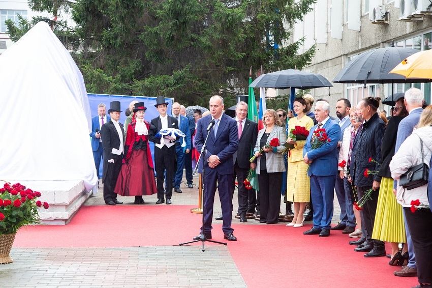 Ко Дню города в Екатеринбурге открыли памятник Петру Столыпину 1 Ко Дню города в Екатеринбурге открыли памятник Петру Столыпину 1