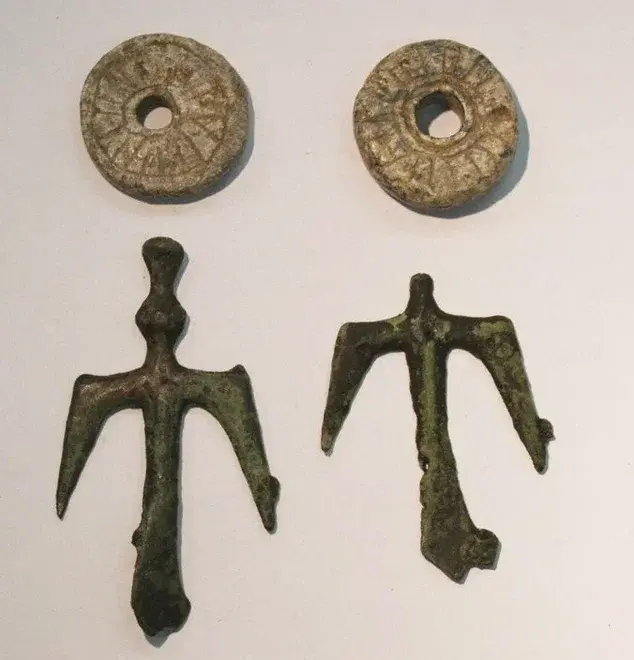 Птицевидные идолы иткульской культуры Птицевидные идолы иткульской культуры