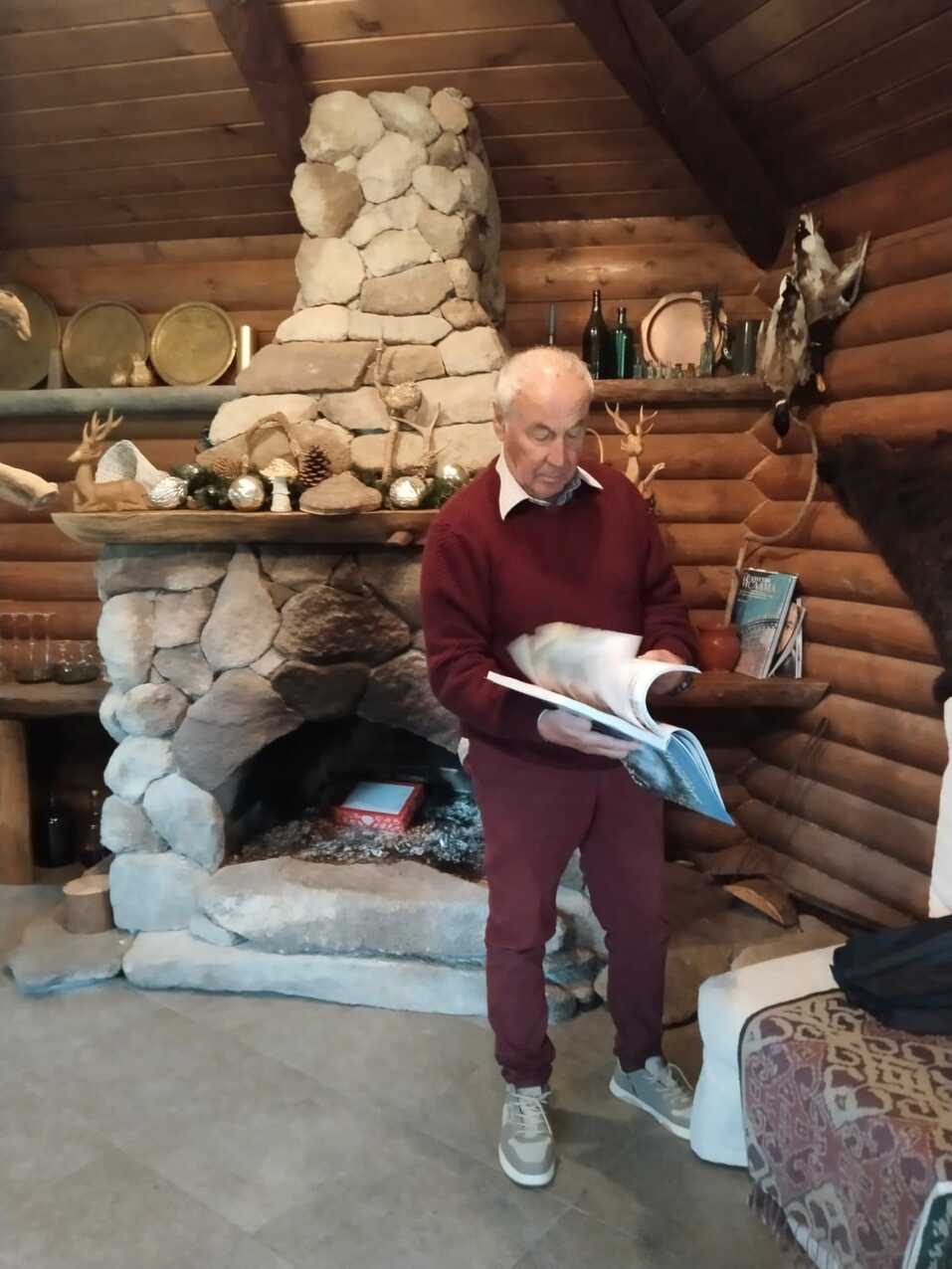 Как побывать на Луне, не прибегая к услугам Илона Маска: рукотворная усадьба на ул. Лунной 20 Как побывать на Луне, не прибегая к услугам Илона Маска: рукотворная усадьба на ул. Лунной 20