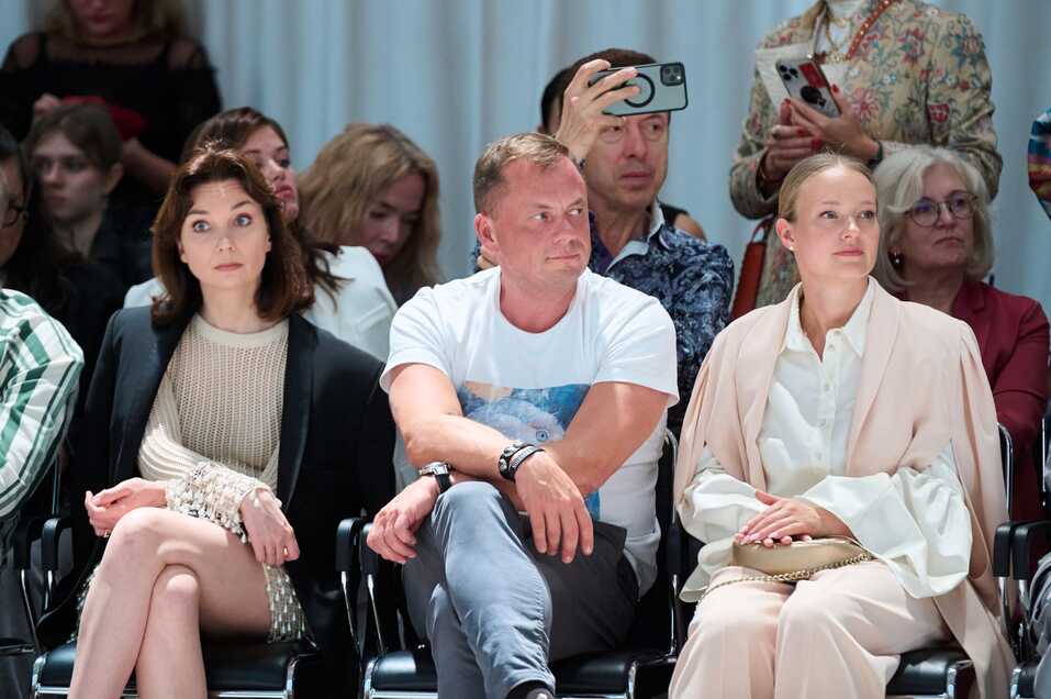 Кто и зачем организовал неделю моды в Екатеринбурге, и что о ней думают гости и участники 10 Кто и зачем организовал неделю моды в Екатеринбурге, и что о ней думают гости и участники 10