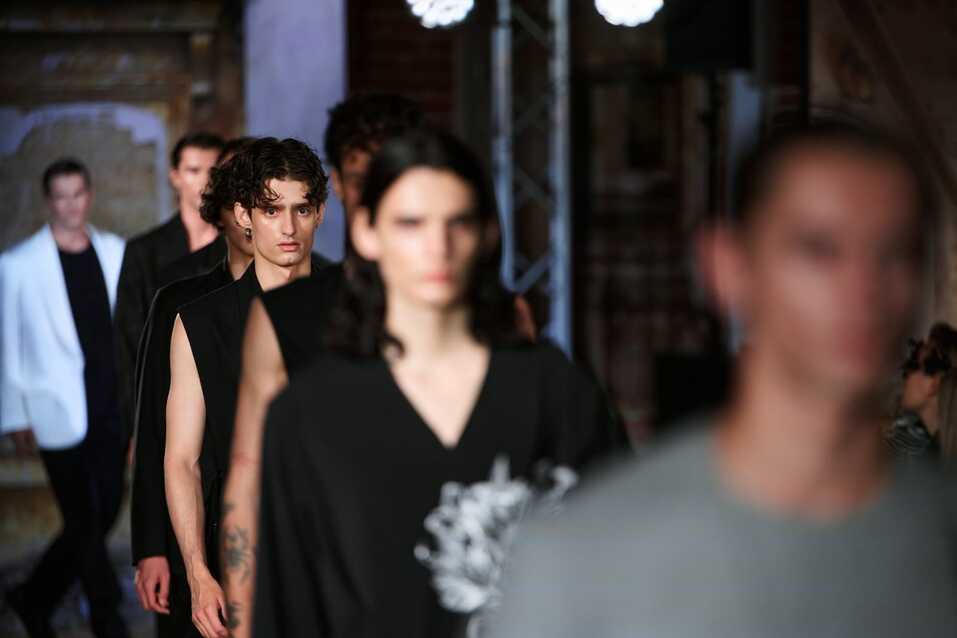 Юбок, вкуса или культуры — чего не хватает мужской моде? Обсудили эксперты на UF LAB 5 Юбок, вкуса или культуры — чего не хватает мужской моде? Обсудили эксперты на UF LAB 5