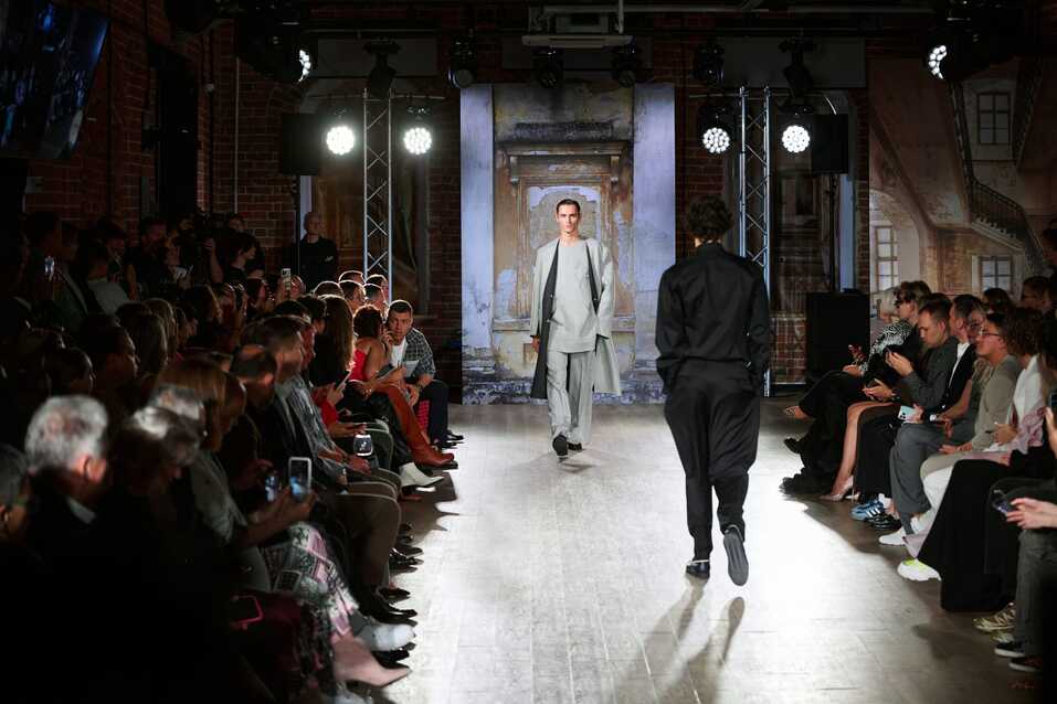 Юбок, вкуса или культуры — чего не хватает мужской моде? Обсудили эксперты на UF LAB 6 Юбок, вкуса или культуры — чего не хватает мужской моде? Обсудили эксперты на UF LAB 6