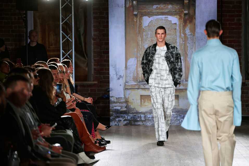 Юбок, вкуса или культуры — чего не хватает мужской моде? Обсудили эксперты на UF LAB 1 Юбок, вкуса или культуры — чего не хватает мужской моде? Обсудили эксперты на UF LAB 1