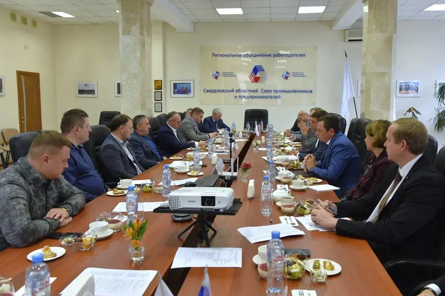 «Сухой порт», шестиполосный ЕКАД и М-12: какой будет транспортная инфраструктура Урала 4 «Сухой порт», шестиполосный ЕКАД и М-12: какой будет транспортная инфраструктура Урала 4