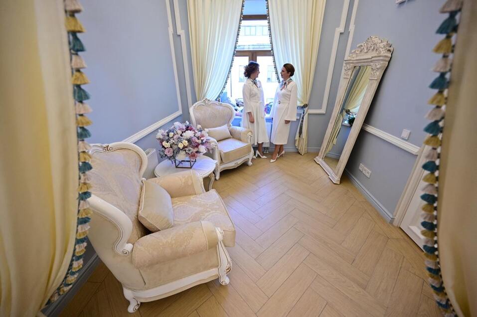 Особняк XIX века в центре Екатеринбурга отреставрировали и превратили в ЗАГС 1 Особняк XIX века в центре Екатеринбурга отреставрировали и превратили в ЗАГС 1