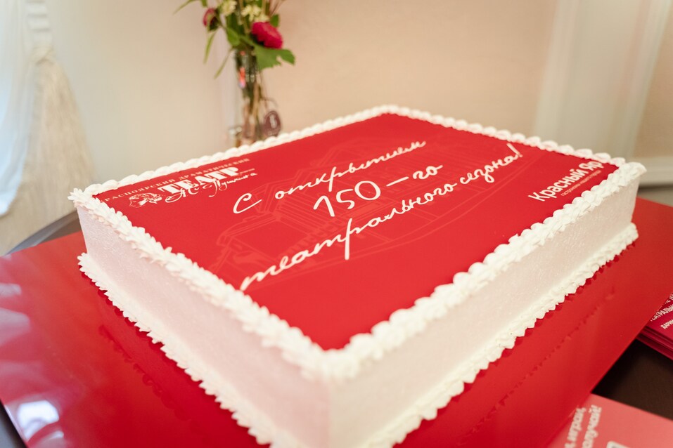 Два спектакля, фотосессия в гримерке и оркестр: юбилейный 150 сезон открыли в «Пушке» 2 Два спектакля, фотосессия в гримерке и оркестр: юбилейный 150 сезон открыли в «Пушке» 2