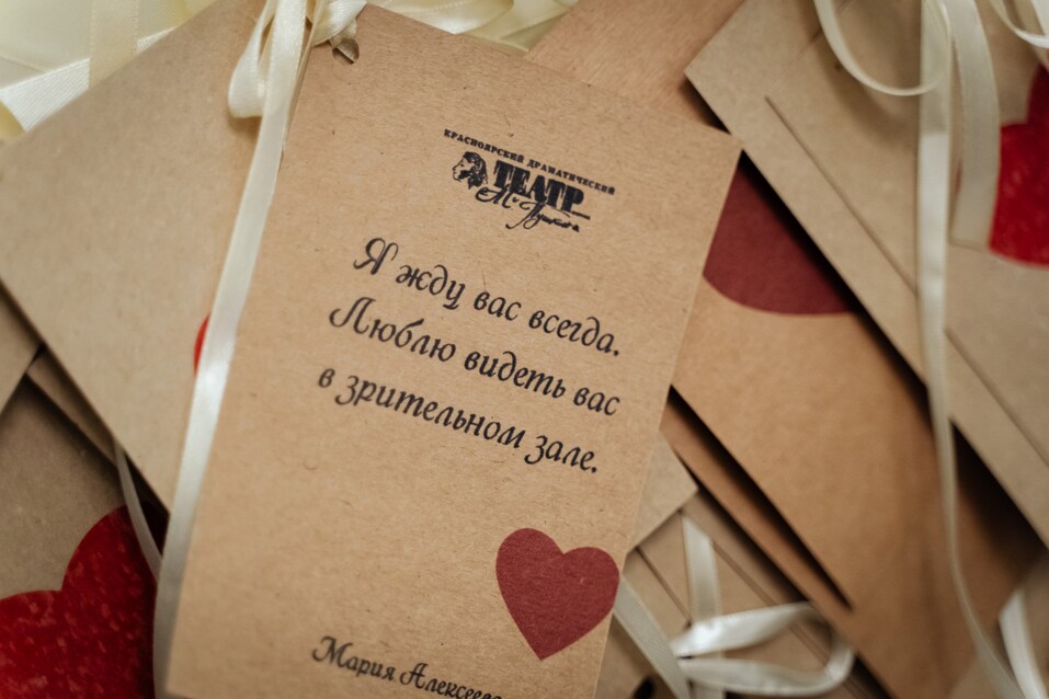 Два спектакля, фотосессия в гримерке и оркестр: юбилейный 150 сезон открыли в «Пушке» 5 Два спектакля, фотосессия в гримерке и оркестр: юбилейный 150 сезон открыли в «Пушке» 5