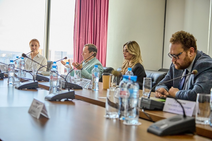 «Зеленая футболка под черным пиджаком». Экология в центре внимания промышленников 2 «Зеленая футболка под черным пиджаком». Экология в центре внимания промышленников 2