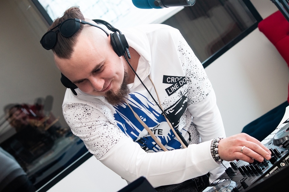 Секрет успеха Виталия Подшивалова: зачем диджею дипломы айтишника и экономиста 1 Секрет успеха Виталия Подшивалова: зачем диджею дипломы айтишника и экономиста 1