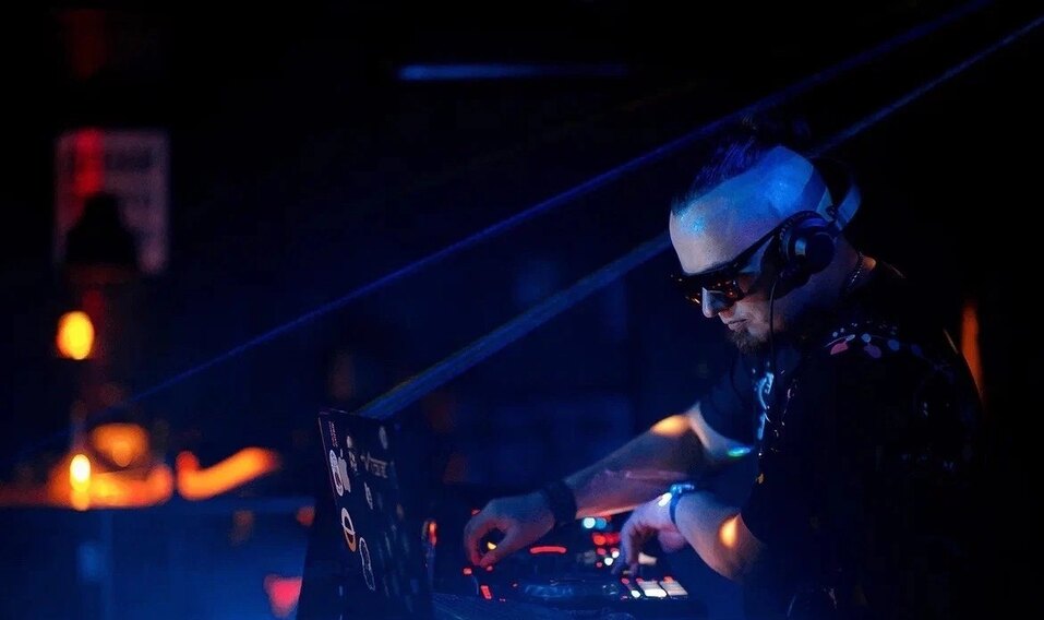 Секрет успеха Виталия Подшивалова: зачем диджею дипломы айтишника и экономиста 2 Секрет успеха Виталия Подшивалова: зачем диджею дипломы айтишника и экономиста 2