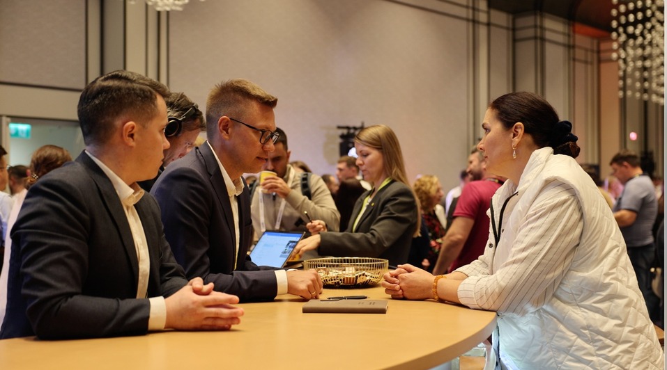 «Превращать вызовы в возможности». Как вести бизнес в 2024 году?
4 «Превращать вызовы в возможности». Как вести бизнес в 2024 году?
4