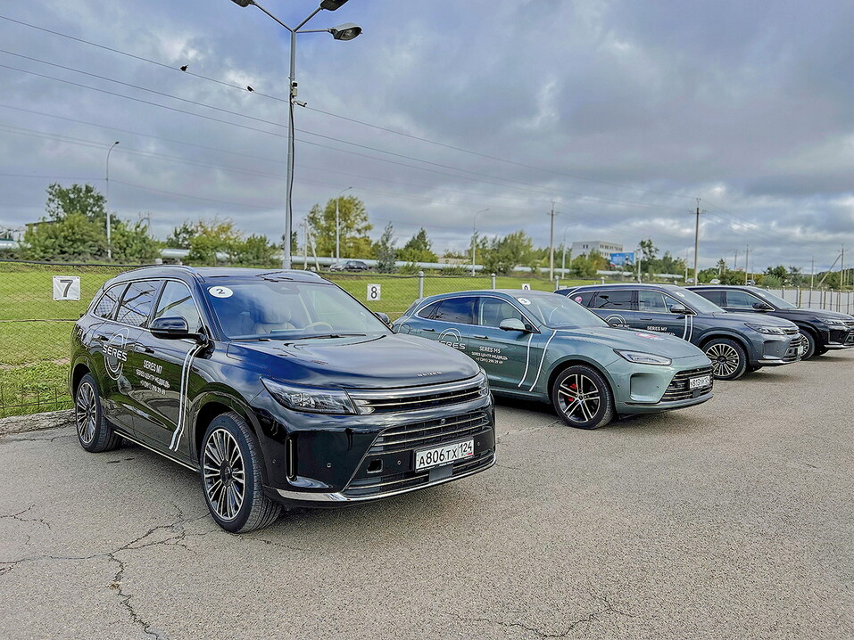 Seres: интеллектуальное переосмысление роскоши 2 Seres: интеллектуальное переосмысление роскоши 2