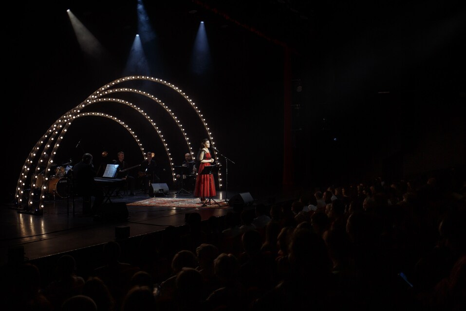 Александра Урсуляк: На голой земле русского театра начинают прорастать новые имена 2 Александра Урсуляк: На голой земле русского театра начинают прорастать новые имена 2