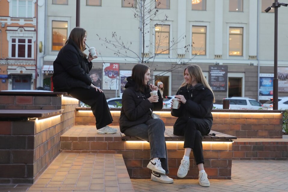 Арт-объект в виде виолончели и мостовая в клетке: как благоустроили сквер Згерского 4 Арт-объект в виде виолончели и мостовая в клетке: как благоустроили сквер Згерского 4