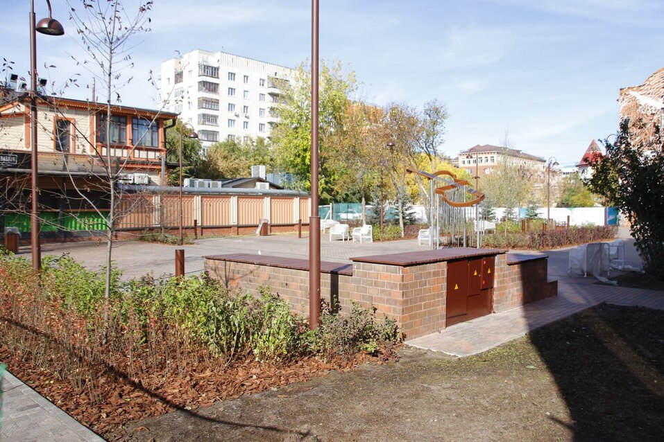 Арт-объект в виде виолончели и мостовая в клетке: как благоустроили сквер Згерского 5 Арт-объект в виде виолончели и мостовая в клетке: как благоустроили сквер Згерского 5