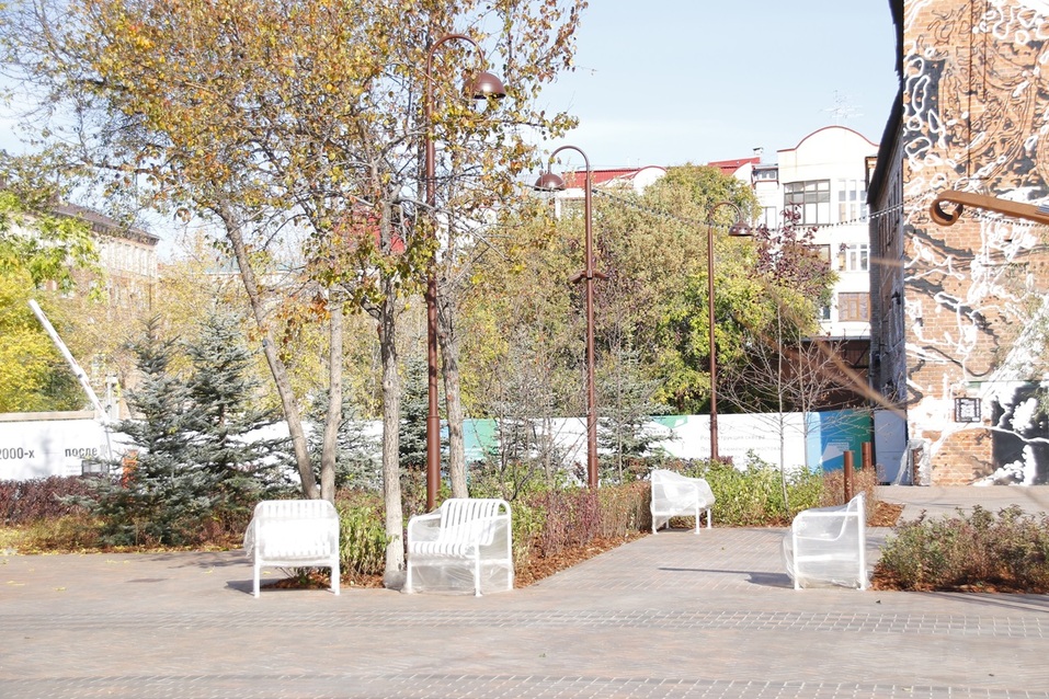 Арт-объект в виде виолончели и мостовая в клетке: как благоустроили сквер Згерского 7 Арт-объект в виде виолончели и мостовая в клетке: как благоустроили сквер Згерского 7