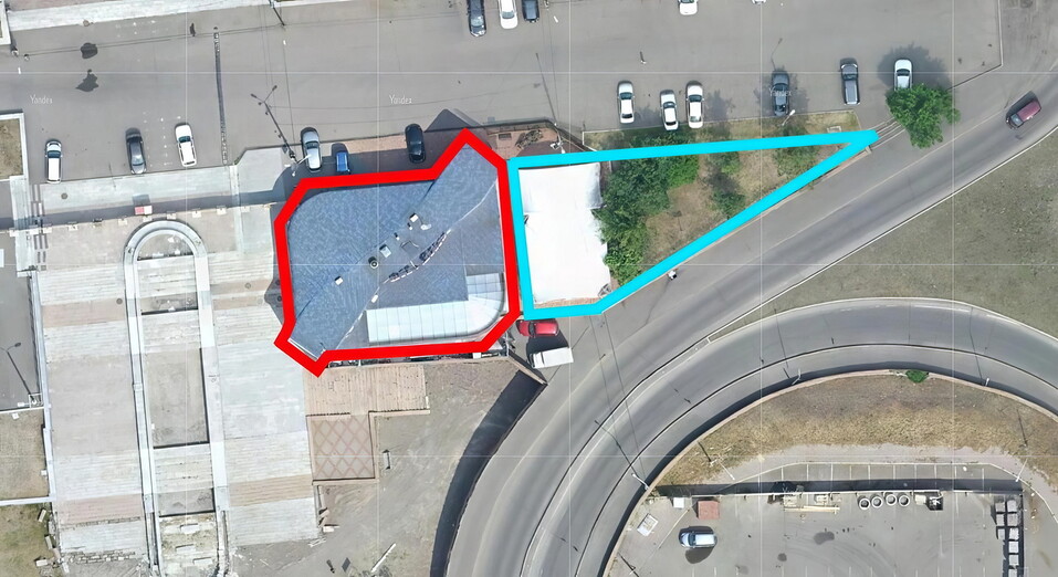 Владельцы ресторана «Фон барон» собираются приватизировать муниципальный газон
1 Владельцы ресторана «Фон барон» собираются приватизировать муниципальный газон
1