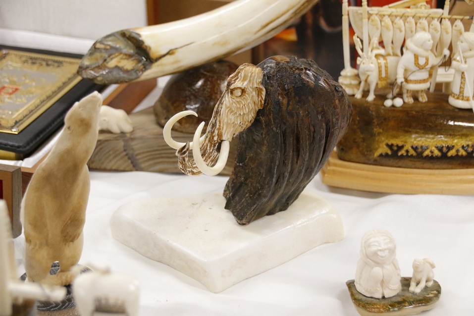 В Тюмени представили сувениры для туристов — с хохоряшками, весами и махровыми розами 5 В Тюмени представили сувениры для туристов — с хохоряшками, весами и махровыми розами 5