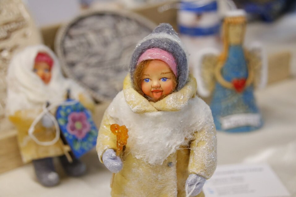 В Тюмени представили сувениры для туристов — с хохоряшками, весами и махровыми розами 15 В Тюмени представили сувениры для туристов — с хохоряшками, весами и махровыми розами 15