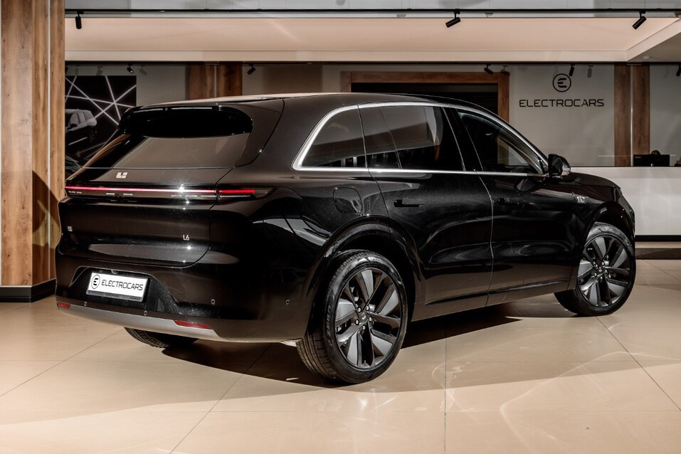 Avatr 07 или Li Auto L6? Сравнение премиальных гибридов 2 Avatr 07 или Li Auto L6? Сравнение премиальных гибридов 2