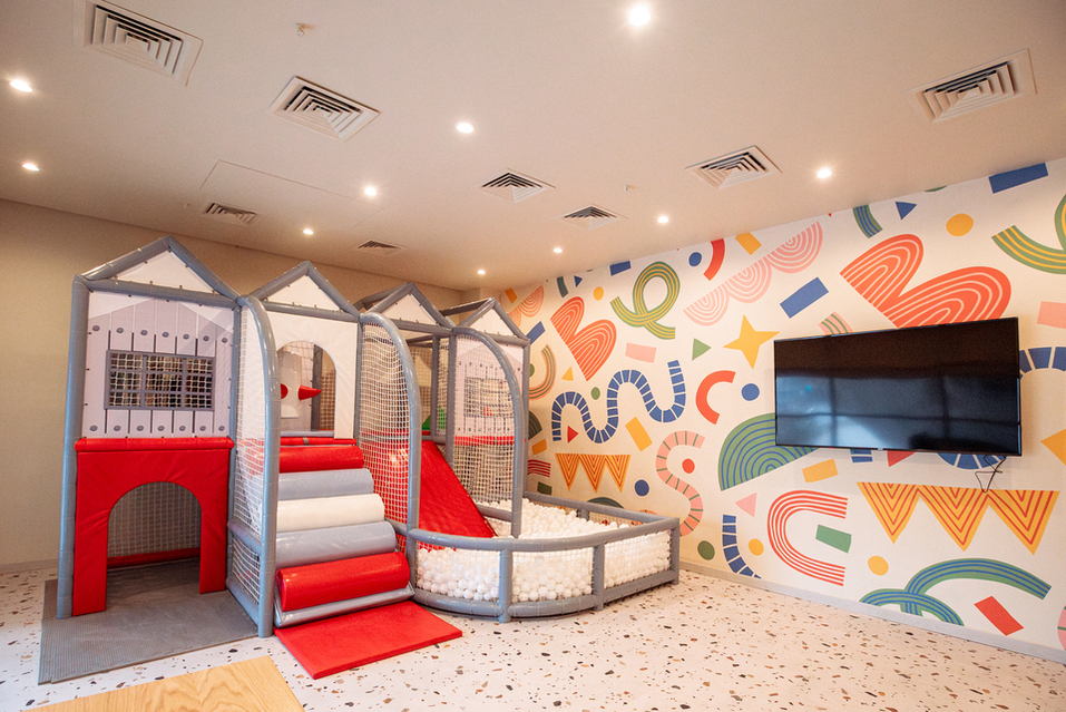 Стеклянный купол и огромная игровая. Новый ресторан «Своей Компании» в самом сердце Тюмени 5 Стеклянный купол и огромная игровая. Новый ресторан «Своей Компании» в самом сердце Тюмени 5