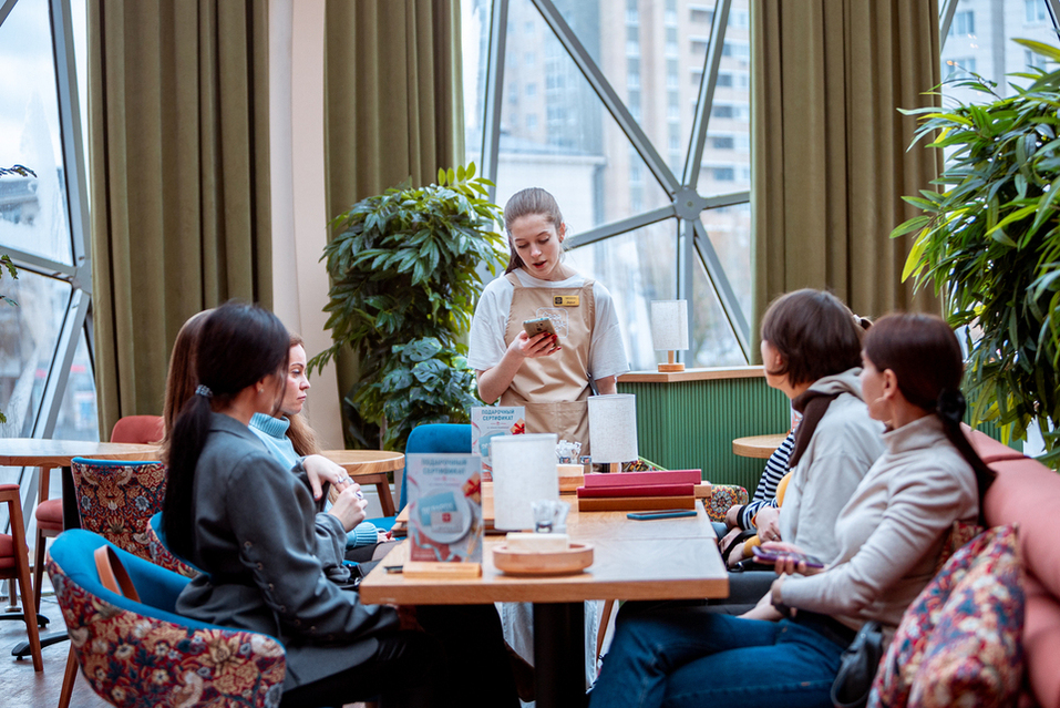 Стеклянный купол и огромная игровая. Новый ресторан «Своей Компании» в самом сердце Тюмени 6 Стеклянный купол и огромная игровая. Новый ресторан «Своей Компании» в самом сердце Тюмени 6