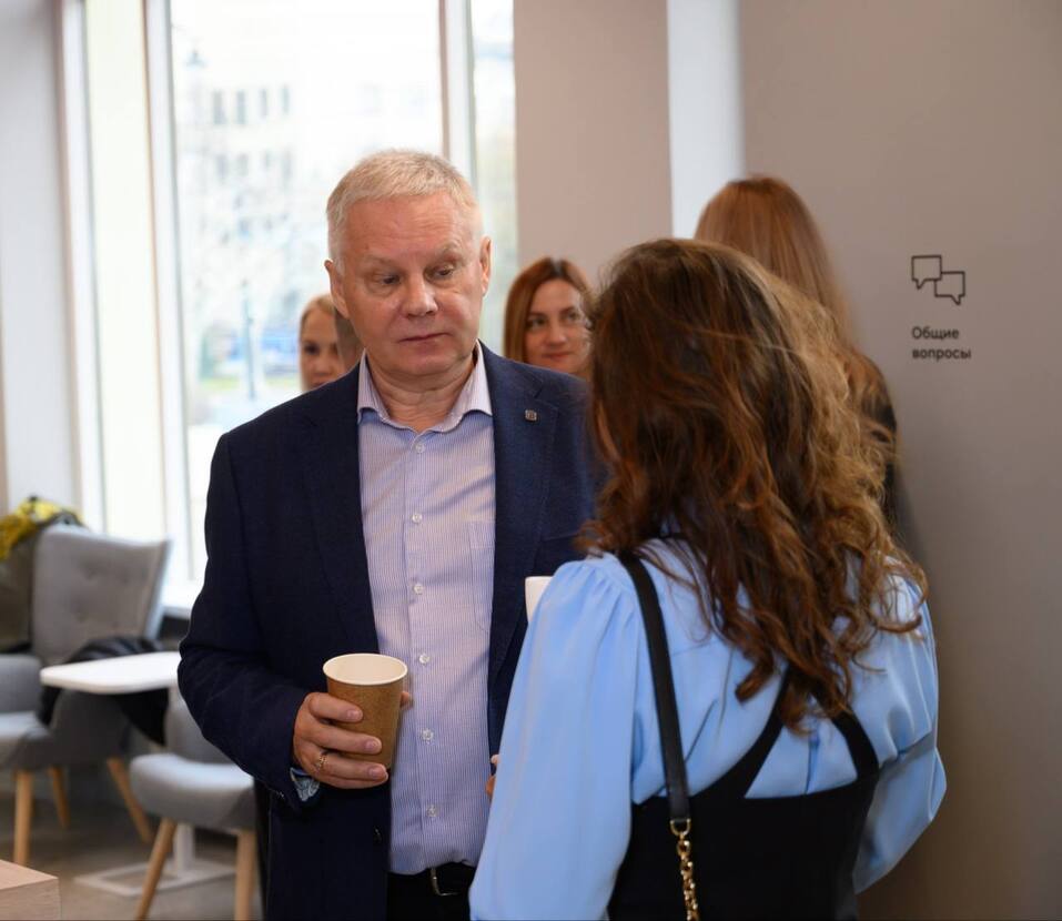 Технологично и душевно: в центре Челябинска открылся офис банка нового формата 4 Технологично и душевно: в центре Челябинска открылся офис банка нового формата 4