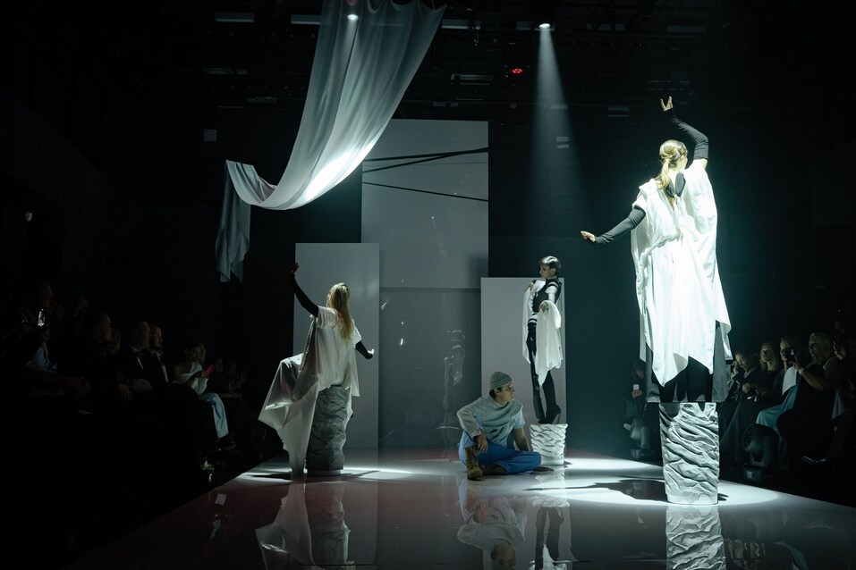 Выбрать и полюбить свою птицу: о чем арт-дефиле «Мурмурация» в Пушке+ 6 Выбрать и полюбить свою птицу: о чем арт-дефиле «Мурмурация» в Пушке+ 6