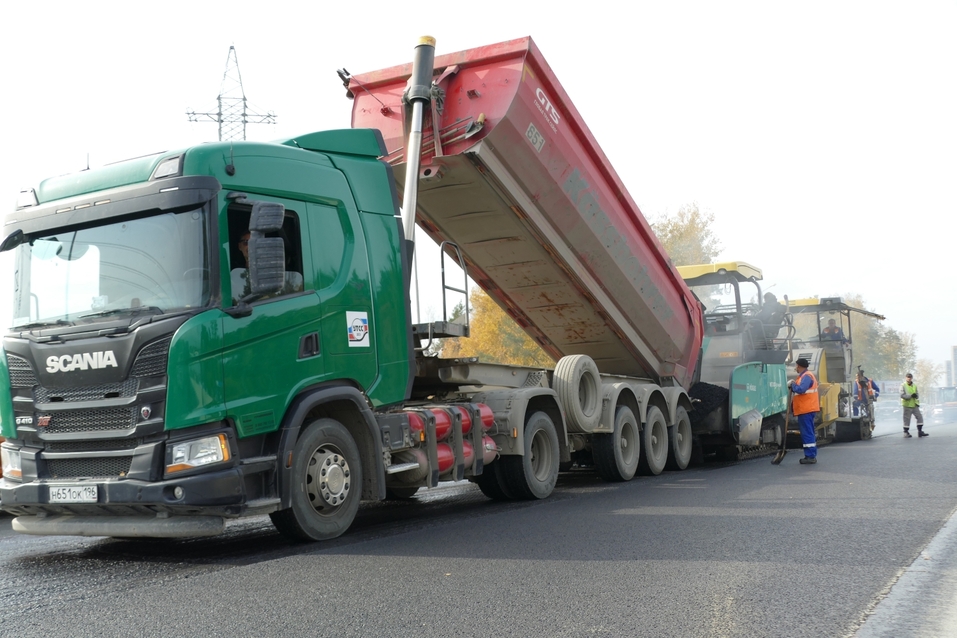 Четыре сезона вместо обычных трех. Как строят дороги, когда все страшно подорожало
2 Четыре сезона вместо обычных трех. Как строят дороги, когда все страшно подорожало
2