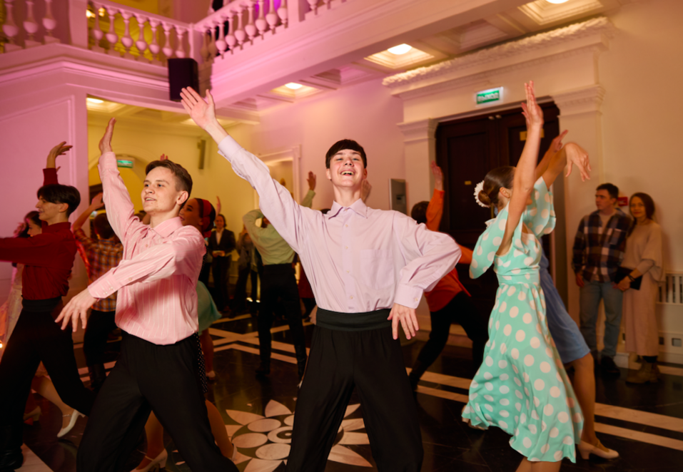 «Что характерно — любили друг друга!»: в театре Пушкина прошла премьера «Любовь и голуби» 4 «Что характерно — любили друг друга!»: в театре Пушкина прошла премьера «Любовь и голуби» 4