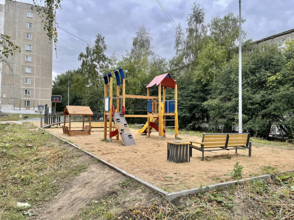 «Есть человек-голова, человек-руки, а я — человек-плечо. Попала идея в сердце, я ее делаю» 8 «Есть человек-голова, человек-руки, а я — человек-плечо. Попала идея в сердце, я ее делаю» 8