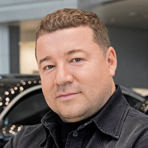 Ринат Сафин: Люксовые автомобили не перевелись в нашем автосалоне 1 Ринат Сафин: Люксовые автомобили не перевелись в нашем автосалоне 1