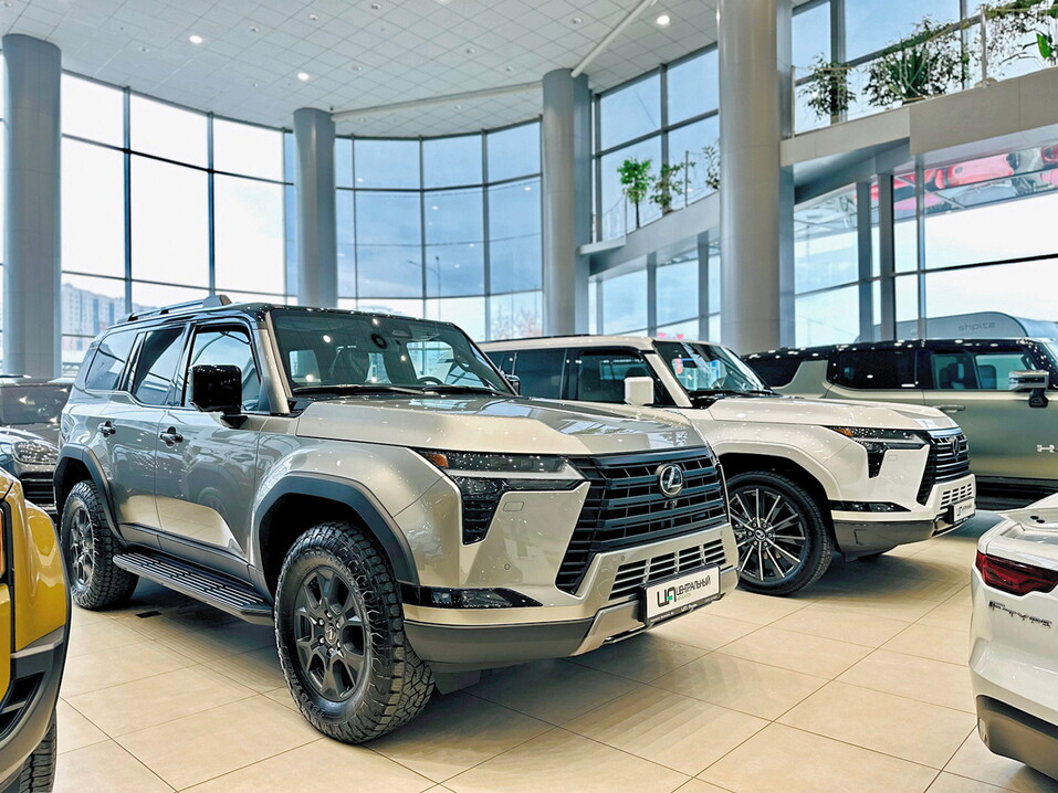 Ринат Сафин: Люксовые автомобили не перевелись в нашем автосалоне 3 Ринат Сафин: Люксовые автомобили не перевелись в нашем автосалоне 3