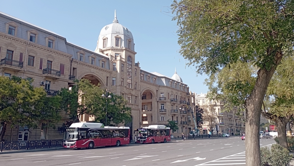 Солнечный Баку. И даже когда дождливый — все равно солнечный! 15 Солнечный Баку. И даже когда дождливый — все равно солнечный! 15