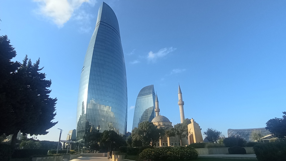 Солнечный Баку. И даже когда дождливый — все равно солнечный! 11 Солнечный Баку. И даже когда дождливый — все равно солнечный! 11